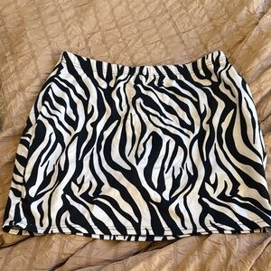 Amazon Zebra Patterned Mini Skirt